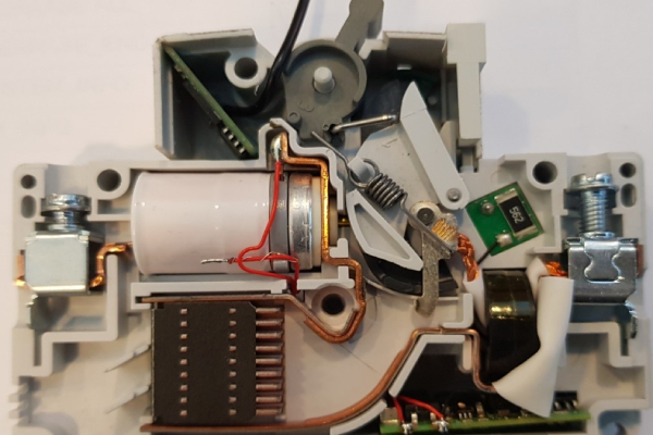 Интелигентен електромер Smart RCBO, разработен на базата на автоматичния прекъсвач RCBO KZS - 1M